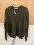 V-neck Pullover in Cashmere, Wool & Silk: Coral Pink / One size