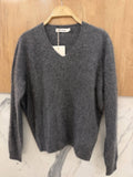 V-neck Pullover in Cashmere, Wool & Silk: Darth Gray / One size
