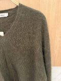 V-neck Pullover in Cashmere, Wool & Silk: Darth Gray / One size